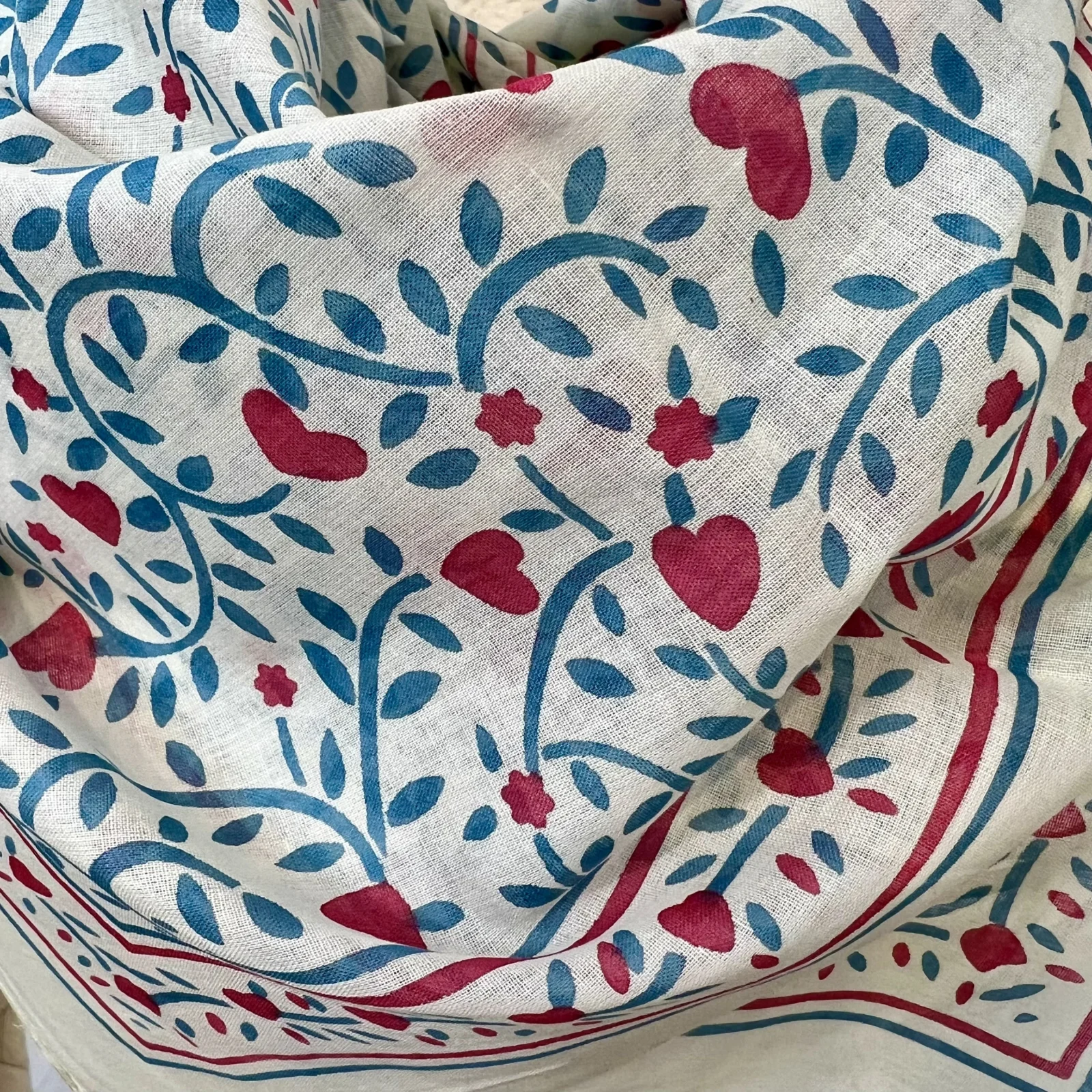 Y450 - Foulard feuillage & cœurs - fuchsia - sans-taille