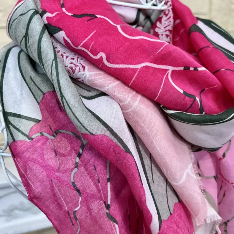 Y463 - Foulard feuillage