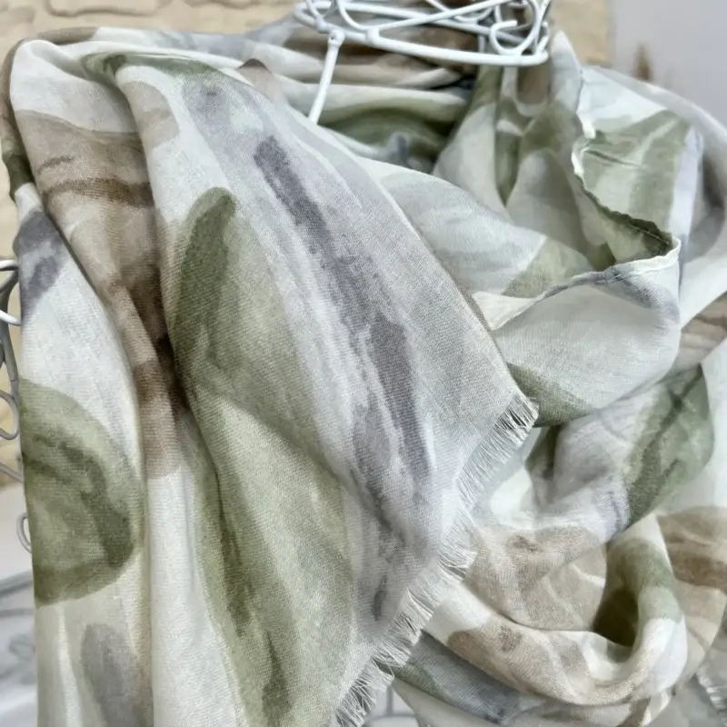 Y457 - Foulard pétales - beige - sans-taille