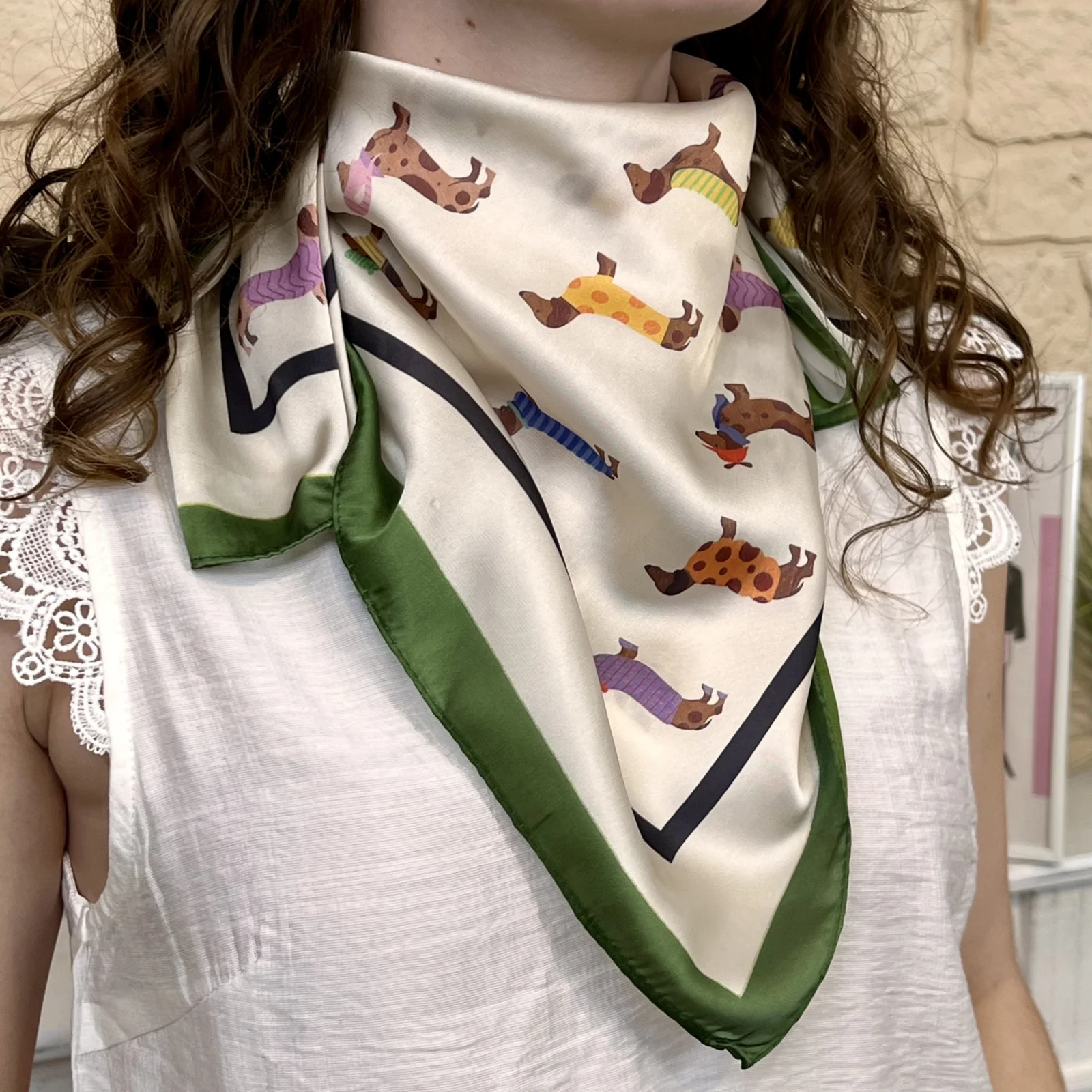 Y445 - Carré touché soie