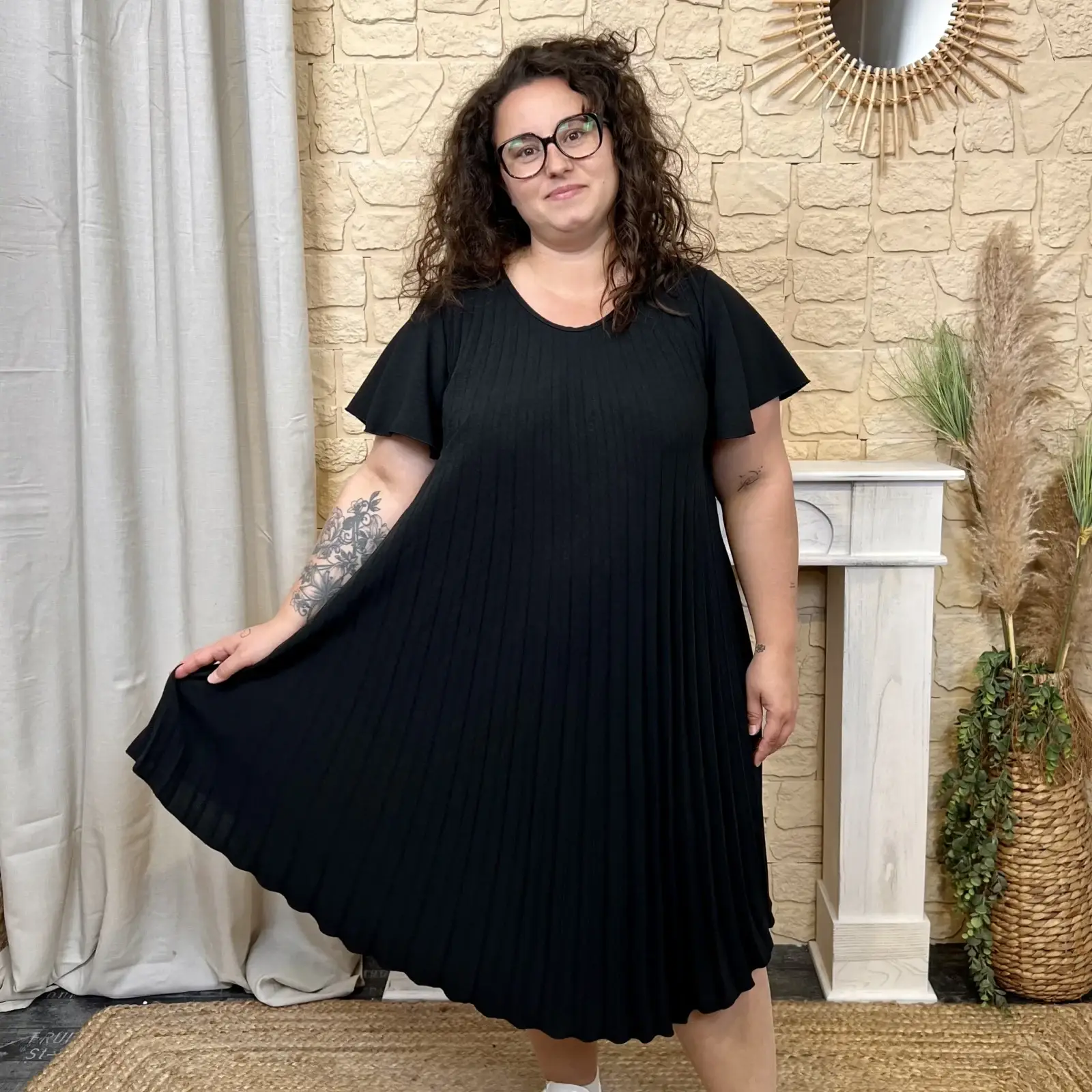 J624 - Robe longue plissée - noir - taille-unique-grande-taille
