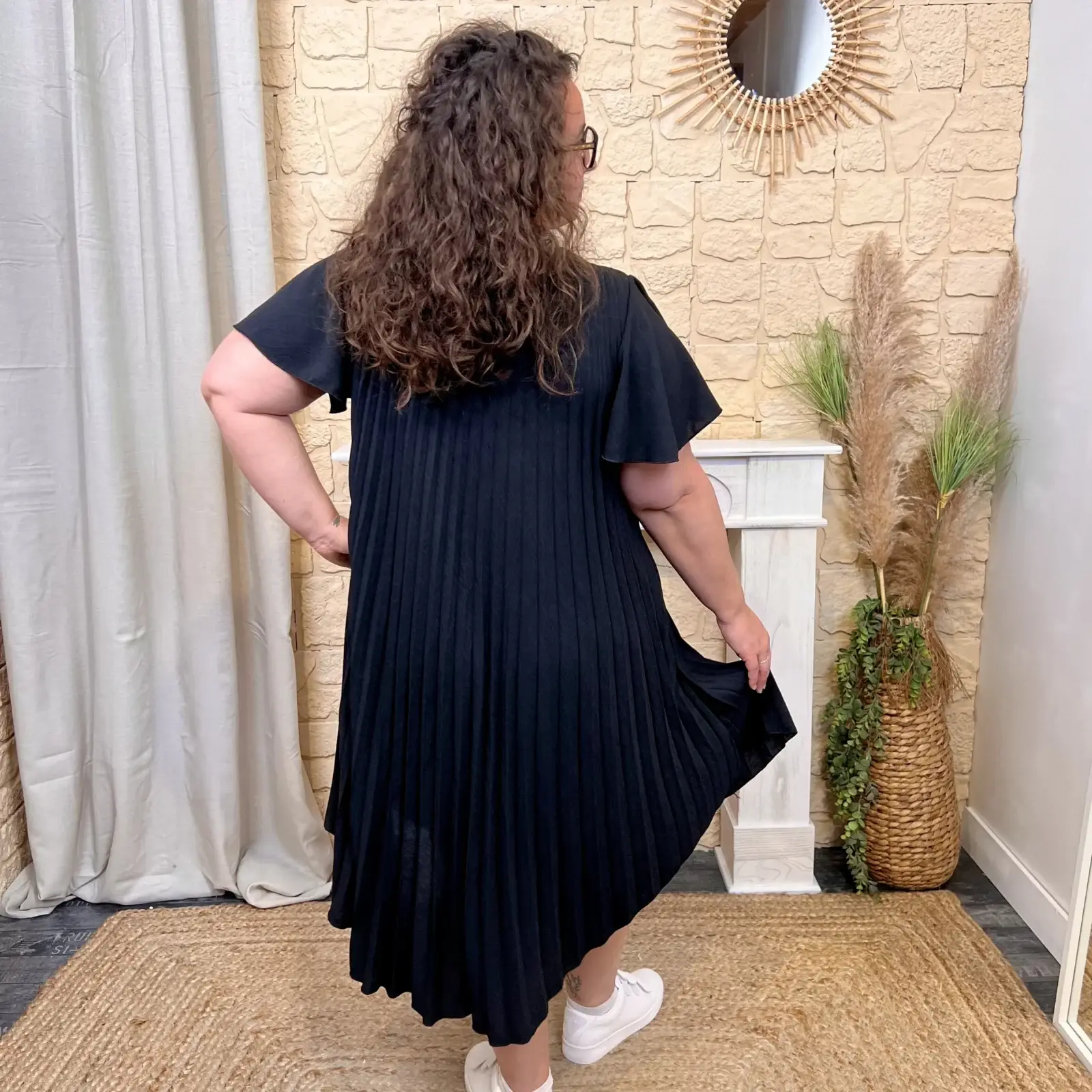 J624 - Robe longue plissée - noir - taille-unique-grande-taille