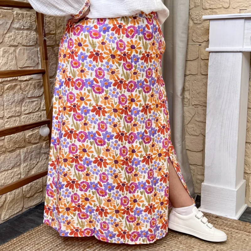 J612 - Jupe longue fleurie - orange-multicolore - 48