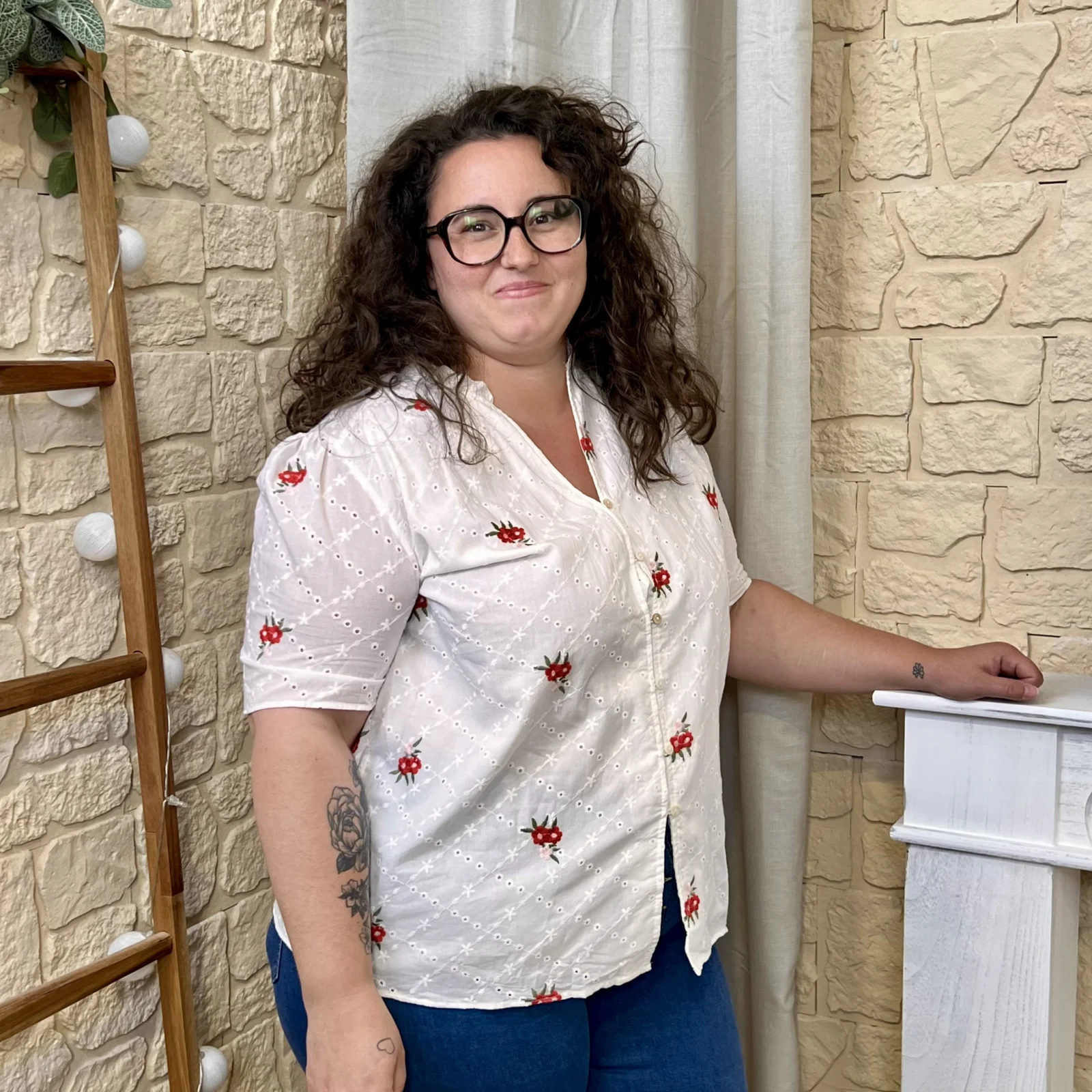 J608 - Blouse brodée - blanc - 48