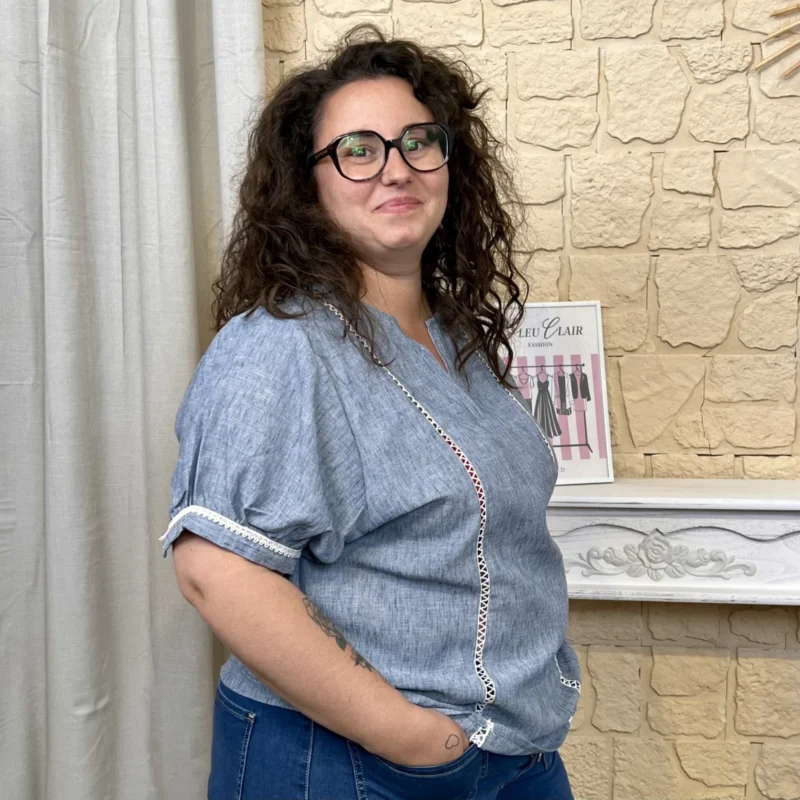J589 - Blouse ajourée - bleu-jeans - 52
