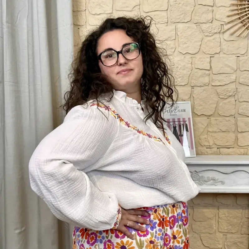 J572 - Blouse brodée - blanc - 48