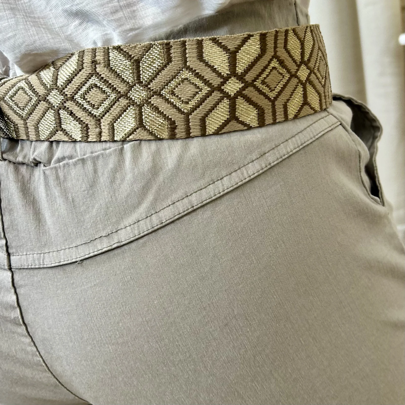 Bermuda avec ceinture tissée (TU) - taupe - taille-unique