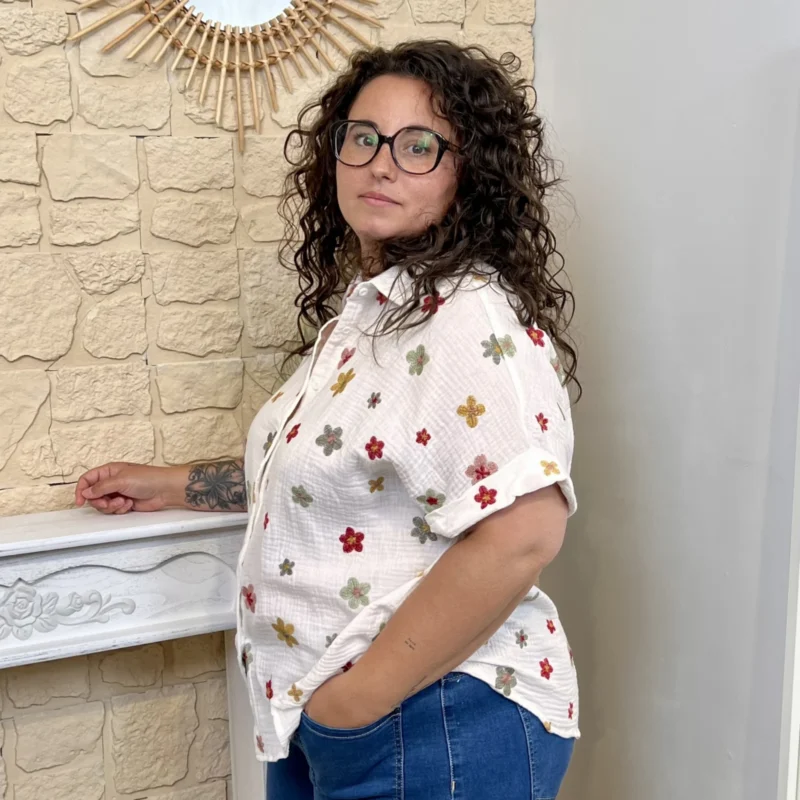 Chemise brodée fleurie - blanc-fleurs - 48
