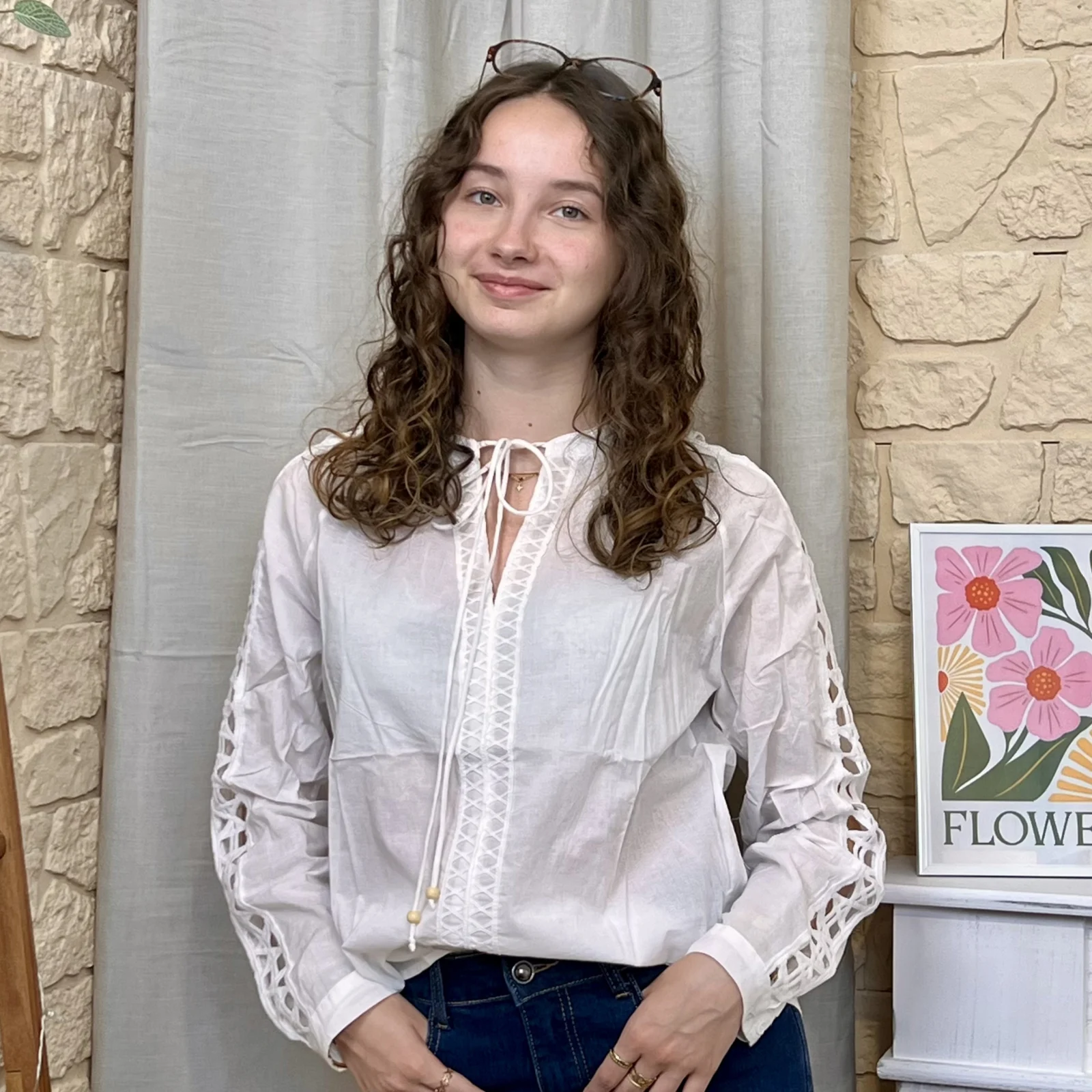 Blouse blanche manches ajourées