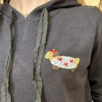 Pull femme à capuche teckel brodé VERSION FÉMININ - noir - taille-unique
