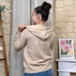 Pull femme à capuche teckel brodé VERSION FÉMININ - taupe - taille-unique