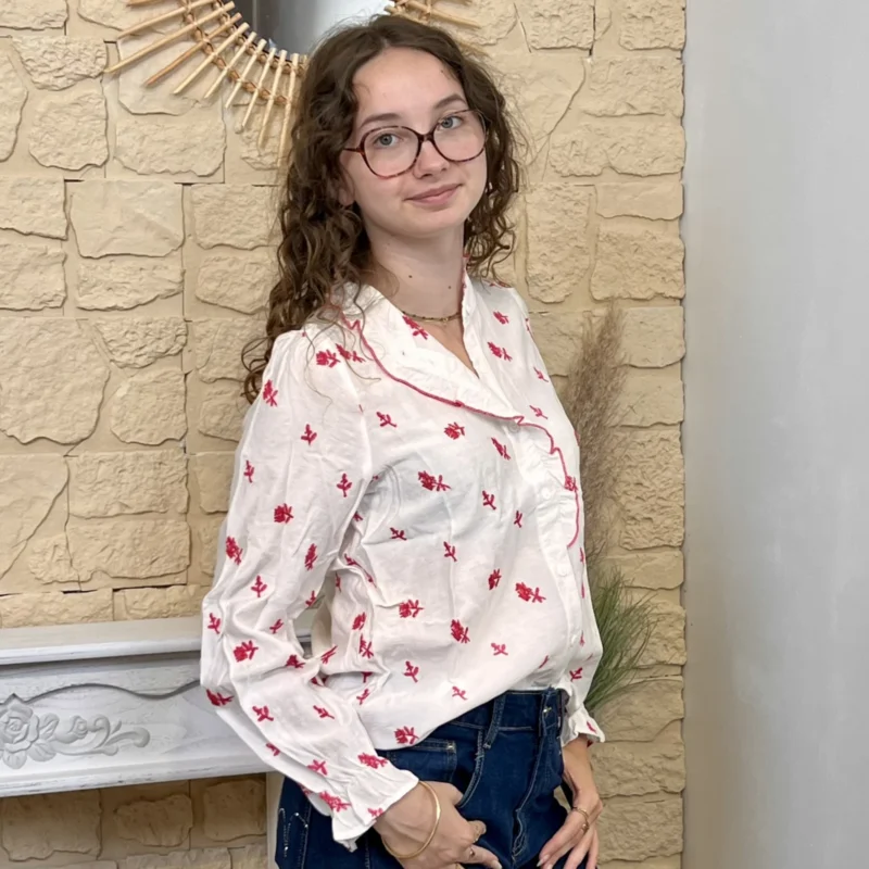 Chemise fleurs brodées