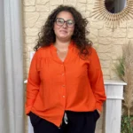 Chemise unie boutonnée col volanté - orange - 48