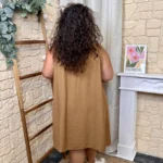 Robe femme sans manches col V à clous "Jolies Formes" - camel - taille-unique-grande-taille