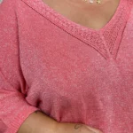 Pull femme fin pailleté col V « Jolies Formes » - corail - taille-unique-grande-taille