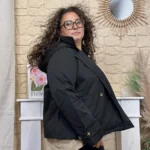 Veste courte à capuche (T44-T52) - noir - 52