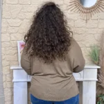 Pull femme manches chauve-souris « Jolies Formes » - taupe - taille-unique-grande-taille