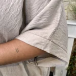 Tunique femme fluide à clous dorés « Jolies Formes » - beige - taille-unique-grande-taille