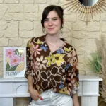 Chemise fleurie femme en voile léger « Tendance » - marron - taille-unique