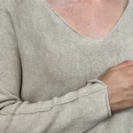 Pull maille col V manches longues - beige - taille-unique