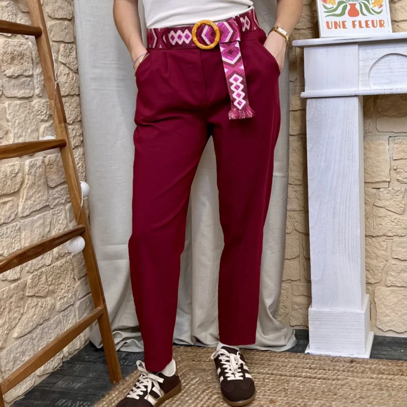 Pantalon Mom ceinturé « Tendance » - rouge - taille-unique