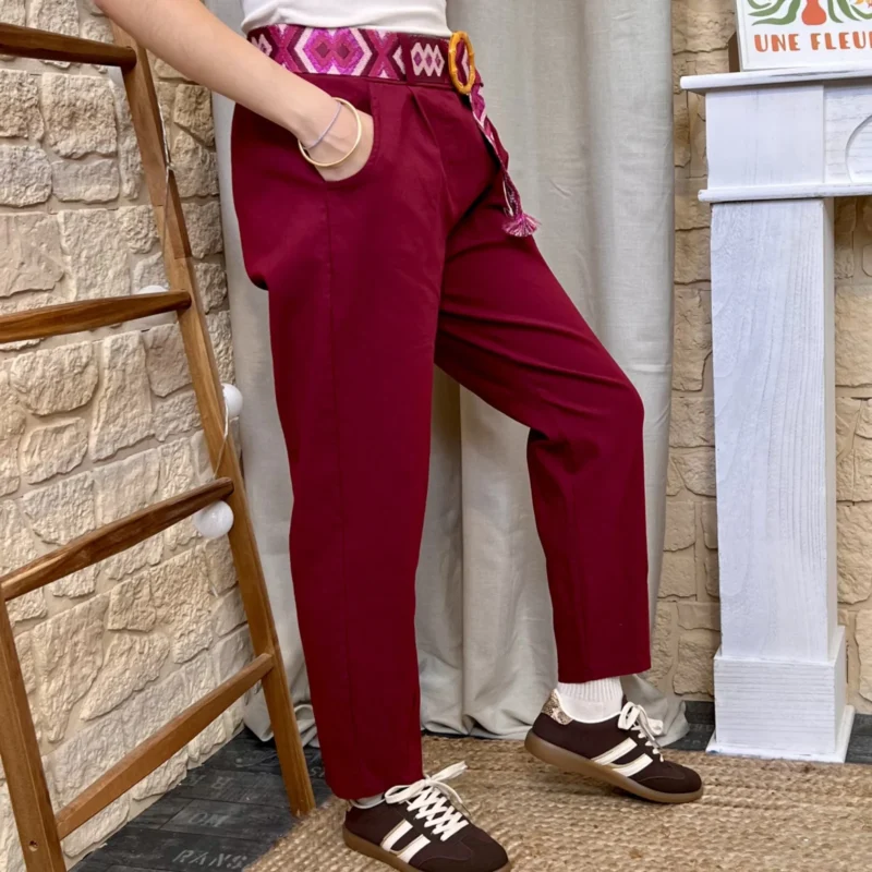 Pantalon Mom ceinturé « Tendance » - rouge - taille-unique