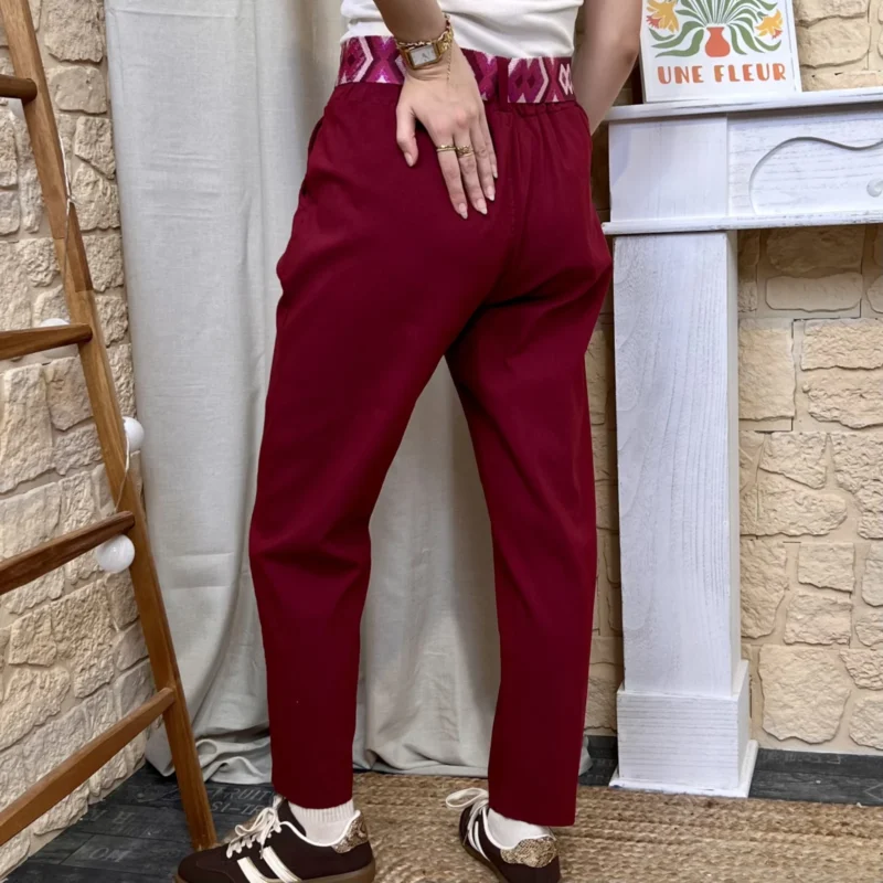 Pantalon Mom ceinturé « Tendance » - rouge - taille-unique