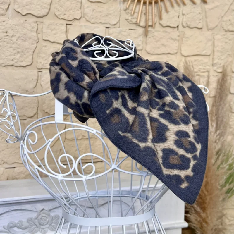 Foulard carré léopard toucher laine femme