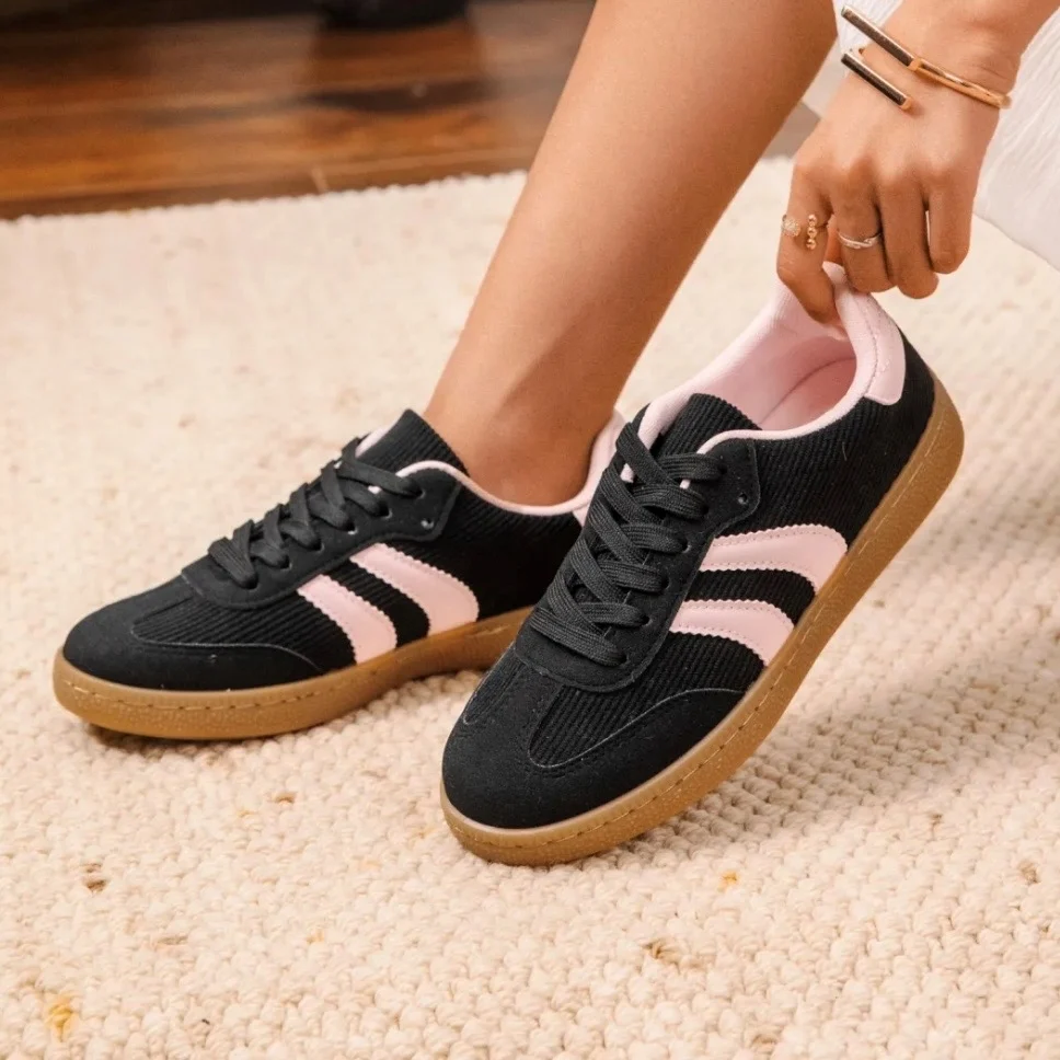 Tennis femme noires et roses T36-T41 Tennis femme noires et roses T36-T41
