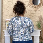 Blouse imprimée graphique CHRISTY T44-T52 - bleu-jeans - 52