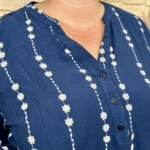 Blouse femme fleurie brodée CHRISTY T44-T52 - marine - 52
