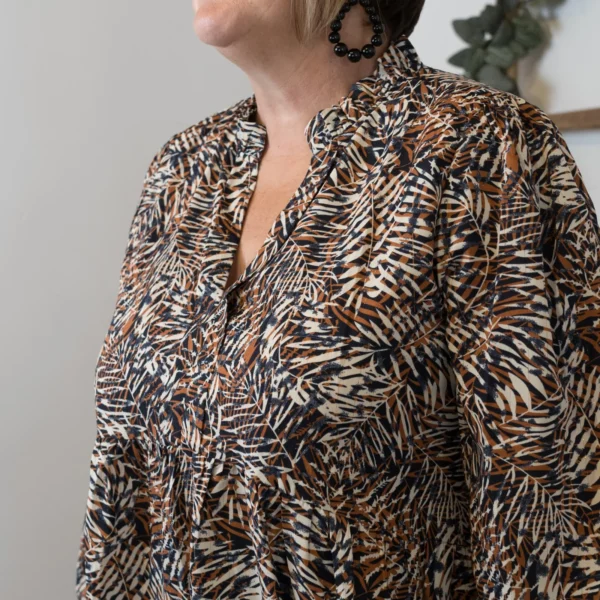 K040- Blouse By.One “Jolies Formes” (T40-T48) - marine - 48