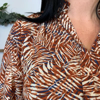 K040- Blouse By.One “Jolies Formes” (T40-T48) - marron - 48