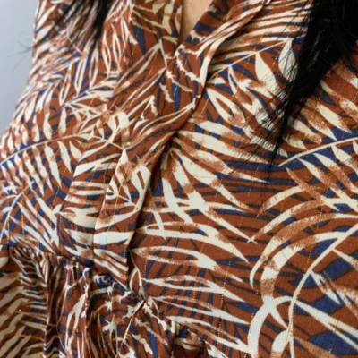 K040- Blouse By.One “Jolies Formes” (T40-T48) - marron - 48