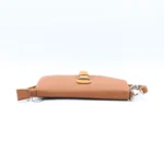 Pochette bandoulière femme Flora & Co effet cuir grainé - camel - sans-taille