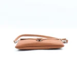 Pochette bandoulière femme Flora & Co effet cuir grainé - camel - sans-taille