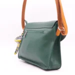 Grand sac bandoulière à rabat - Flora & Co - vert-sapin - sans-taille