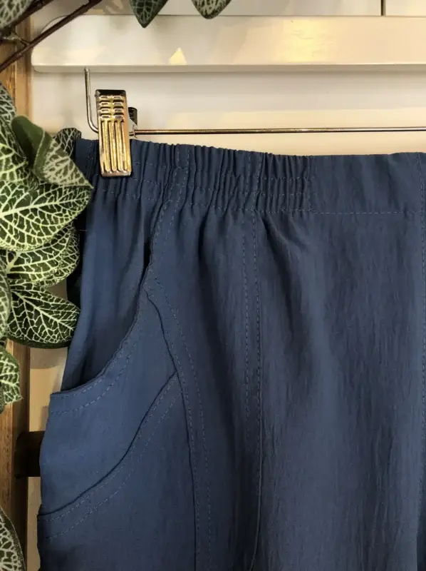 T552- Pantacourt Leger uni JST (T38-T52) - bleu-indigo - 58