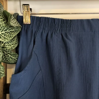 T552- Pantacourt Leger uni JST (T38-T52) - bleu-indigo - 58