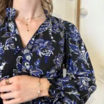 M540- Blouse By One imprimé orchidée - noir-bleu-royal - 38