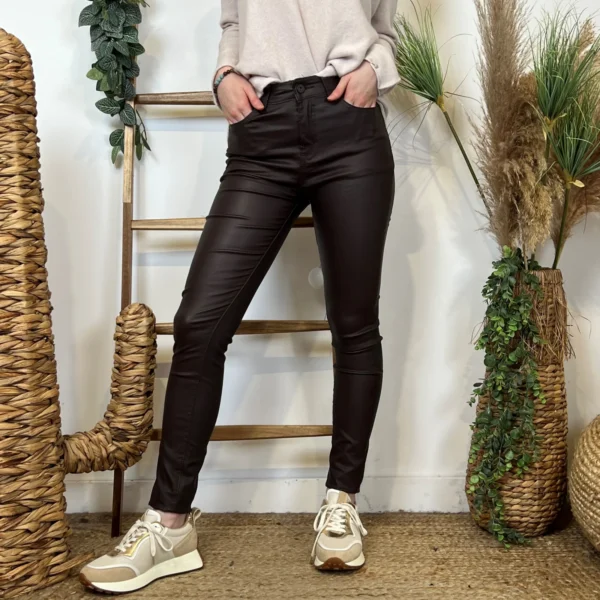 W101- Jean slim Enduit (T36-T44) - marron - 44