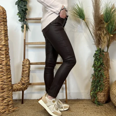 W101- Jean slim Enduit (T36-T44) - marron - 44