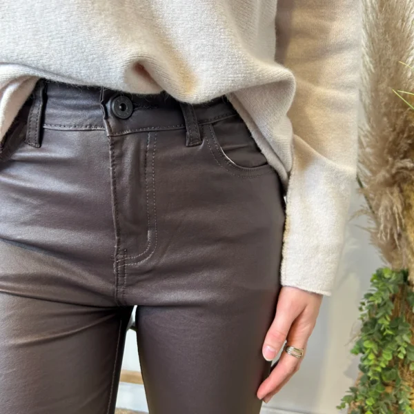 W101- Jean slim Enduit (T36-T44) - marron - 44