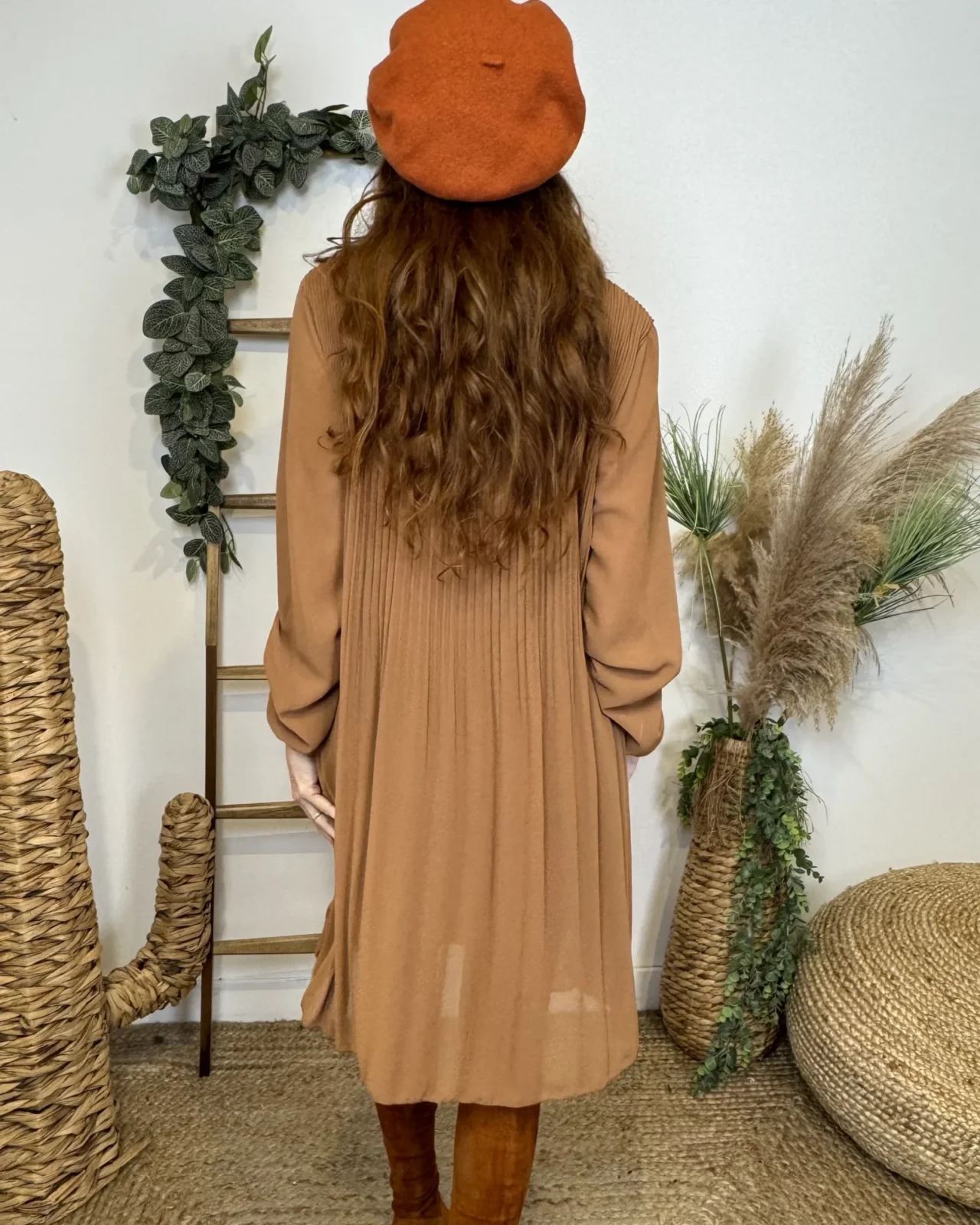 M308- Robe plissée unie (TU)