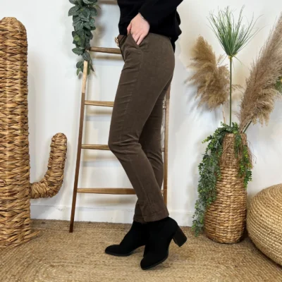 L804- Pantalon en velours (T36-T44) - marron - 44