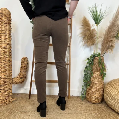 L804- Pantalon en velours (T36-T44) - marron - 44