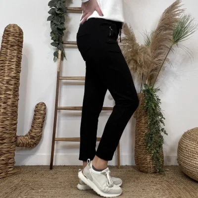 L738- Jogging 2 poches - noir - 44