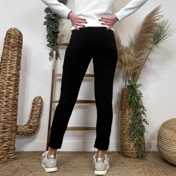 L738- Jogging 2 poches - noir - 44