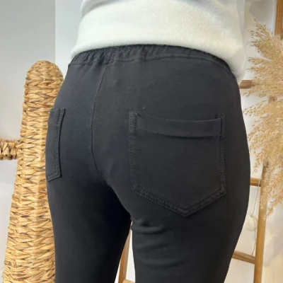 L738- Jogging 2 poches - noir - 44