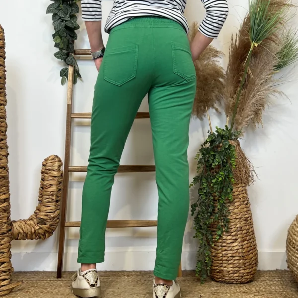 L738- Jogging 2 poches - vert-bresil - 44